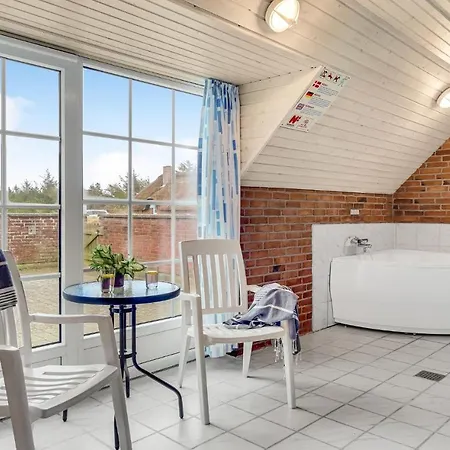 Pet Friendly In Ringkobing With Indoor Swimming Pool